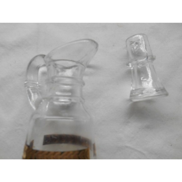 Vintage Anchor Hocking Gold Wheat Pattern Cruet Set with Salt and Pepper - Picture 5 of 5